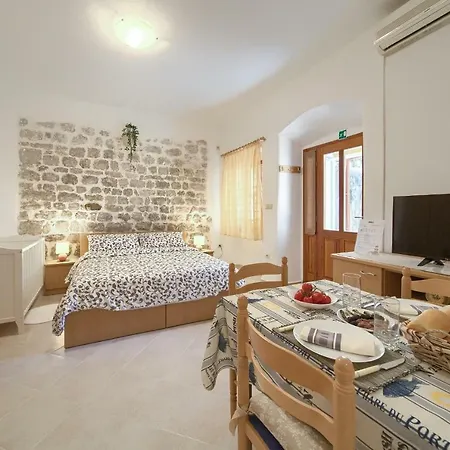 Hrast Apartamento Krk Town