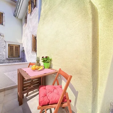 Apartment Hrast *