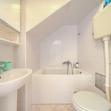 Apartment Hrast *